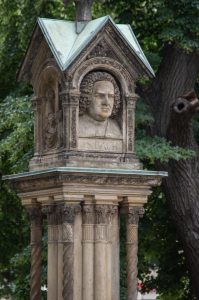 Iglesia de Santo Tomás - Estatua de Johan Sebastiam Bach - Leipzip - Sassonia - Alemania
